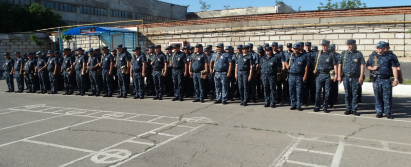 В Астрахани состоялись проводы сводного отряда полиции в служебную командировку в Северо-Кавказский регион