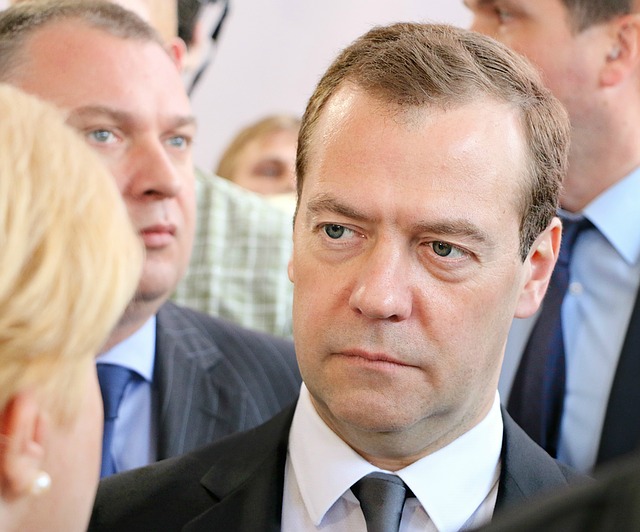 Медведев взглянул в будущее и рассказал о четырехдневной рабочей неделе