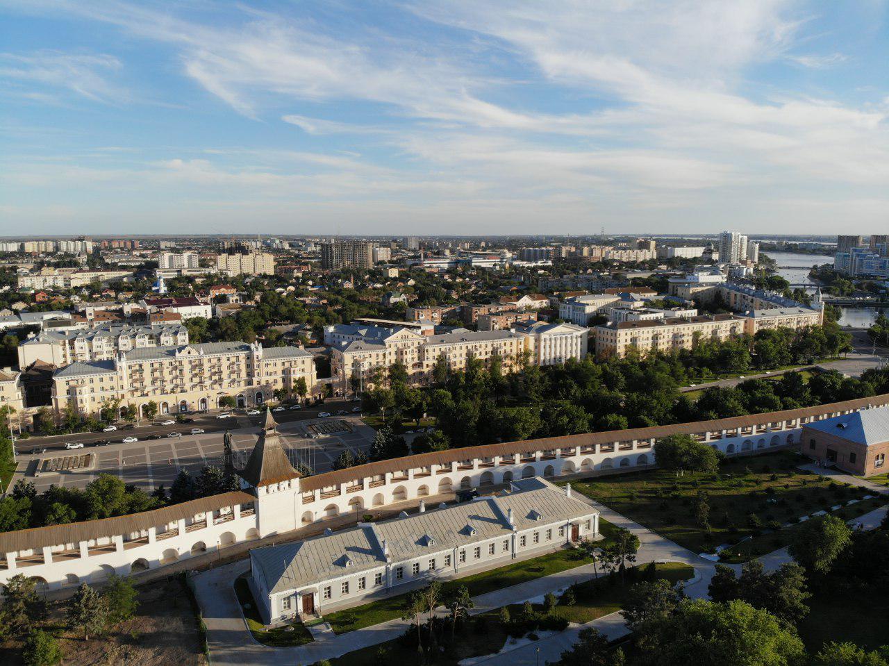 Астраханцев приглашают на экскурсию по площади Ленина