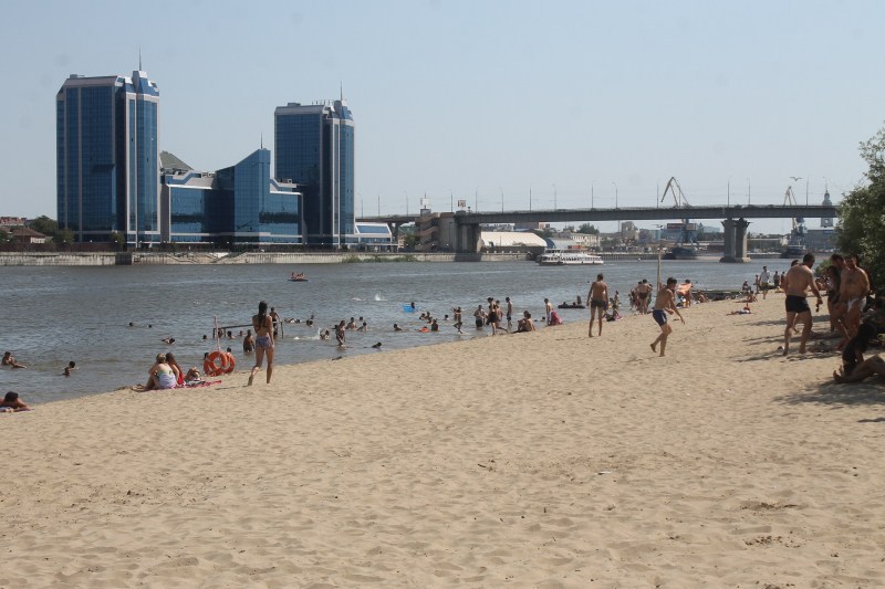 В Астрахани подготавливают пляжи к купальному сезону