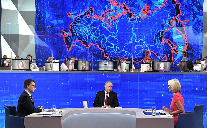 81 вопрос за 4 часа: итоги прямой линии с Владимиром Путиным
