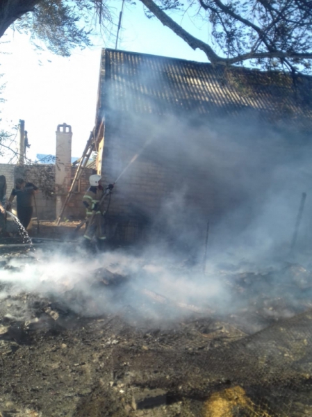 За прошедшие сутки в области сгорели дом, хозпостройки и мусор