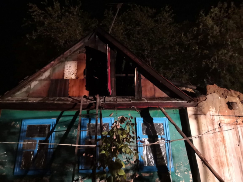 Этой ночью на улице Маркина сгорел дом