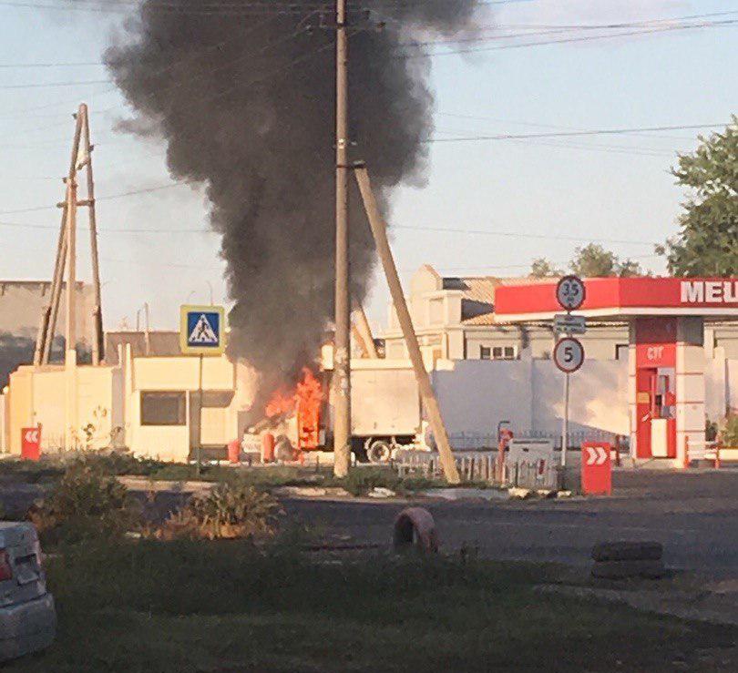 Возле заправки в Трусовском районе сгорела ГАЗель