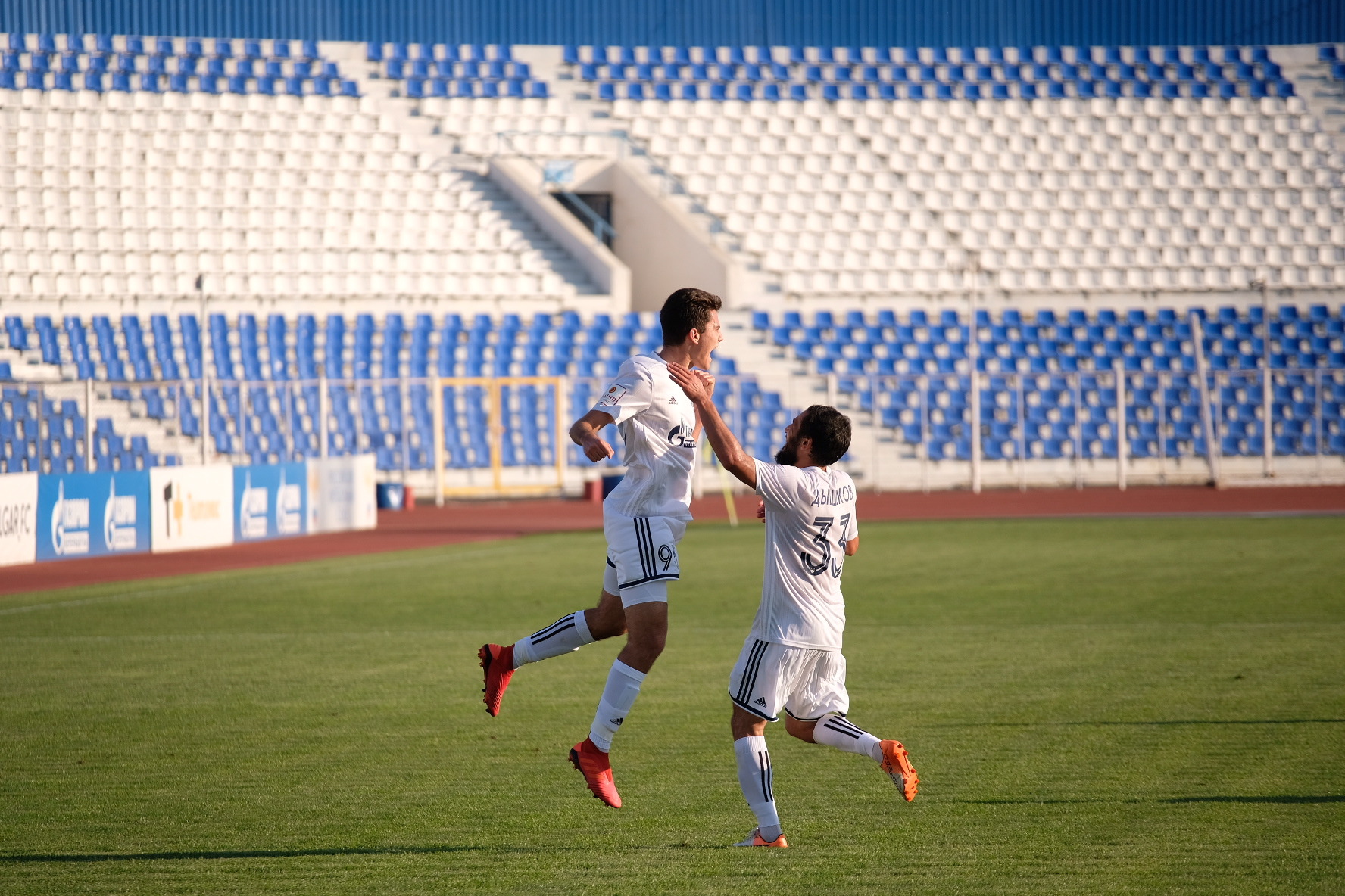 Волгарь стал лидером профессиональной футбольной лиги