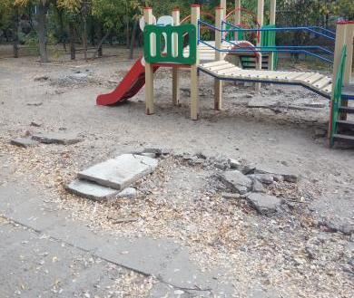 Детскую площадку в Военном городке забыли «доделать»