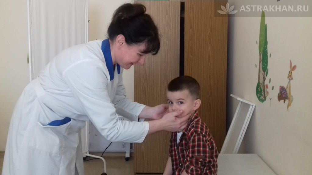Дети Камызякского района могут обследоваться в мобильной поликлинике