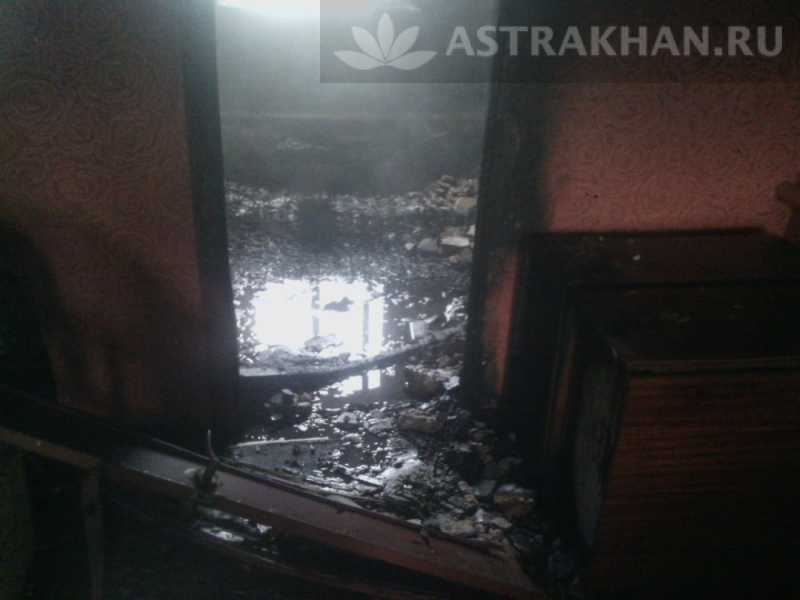 В Астрахани горели 2 жилых дома