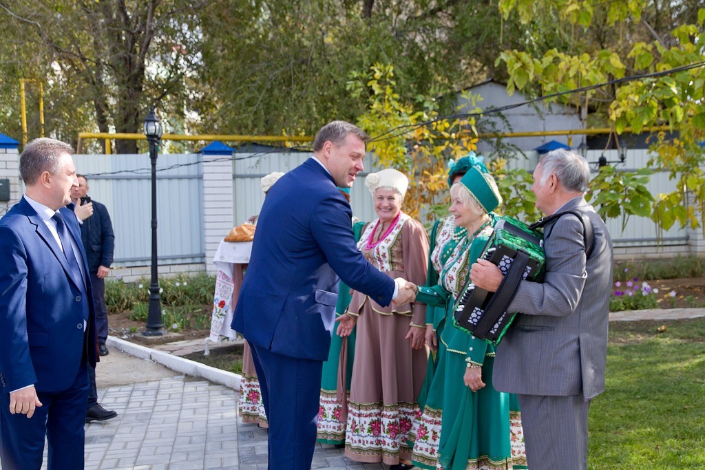 Губернатор Игорь Бабушкин поздравил пациентов многопрофильного социально-оздоровительного центра «Здравушка» с Международным днём пожилых людей