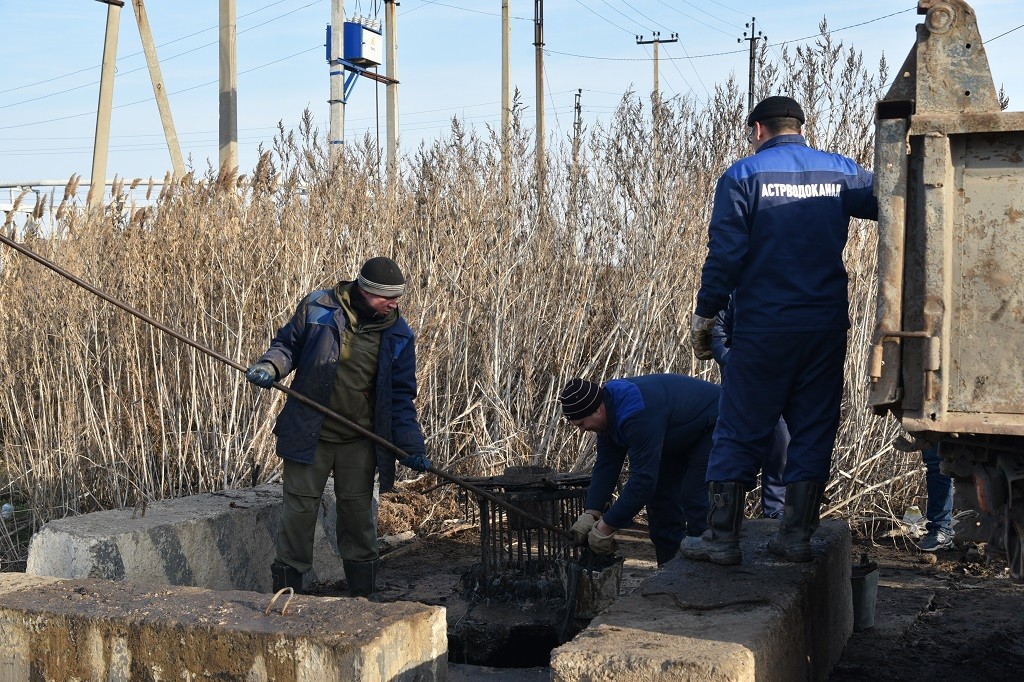 «Астрводоканал» ищет подрядчиков для ремонта канализации на улице Куликова