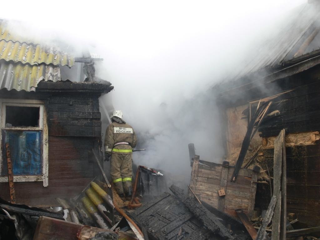 Под Астраханью выгорел жилой дом