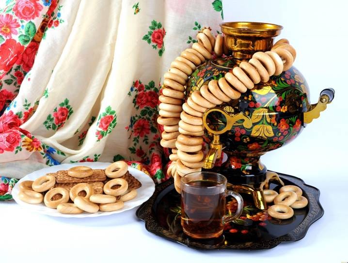 Астраханцев приглашают на национальное чаепитие