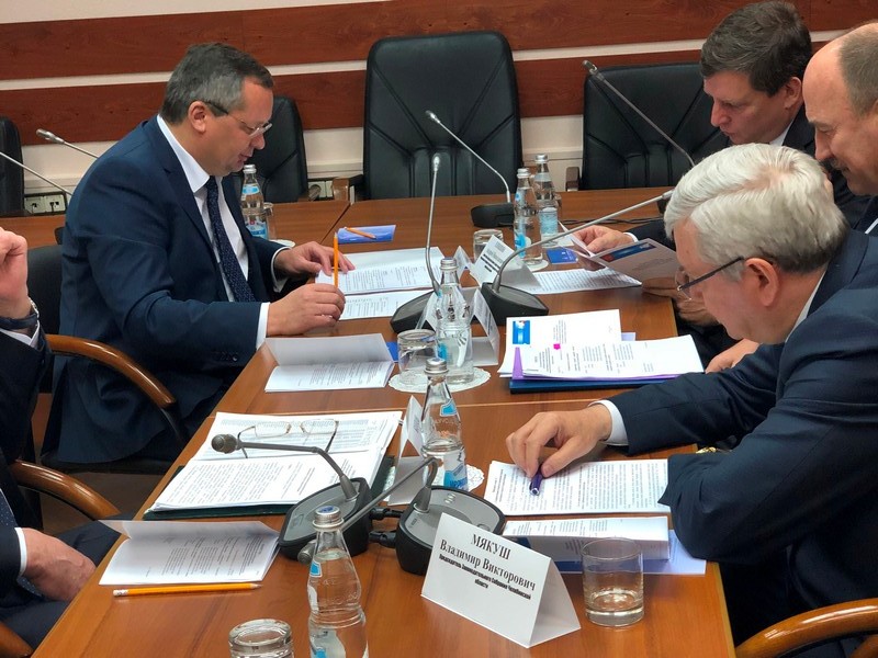 Игорь Мартынов провел заседание комиссии Совета законодателей по вопросам межбюджетных отношений и налоговому законодательству