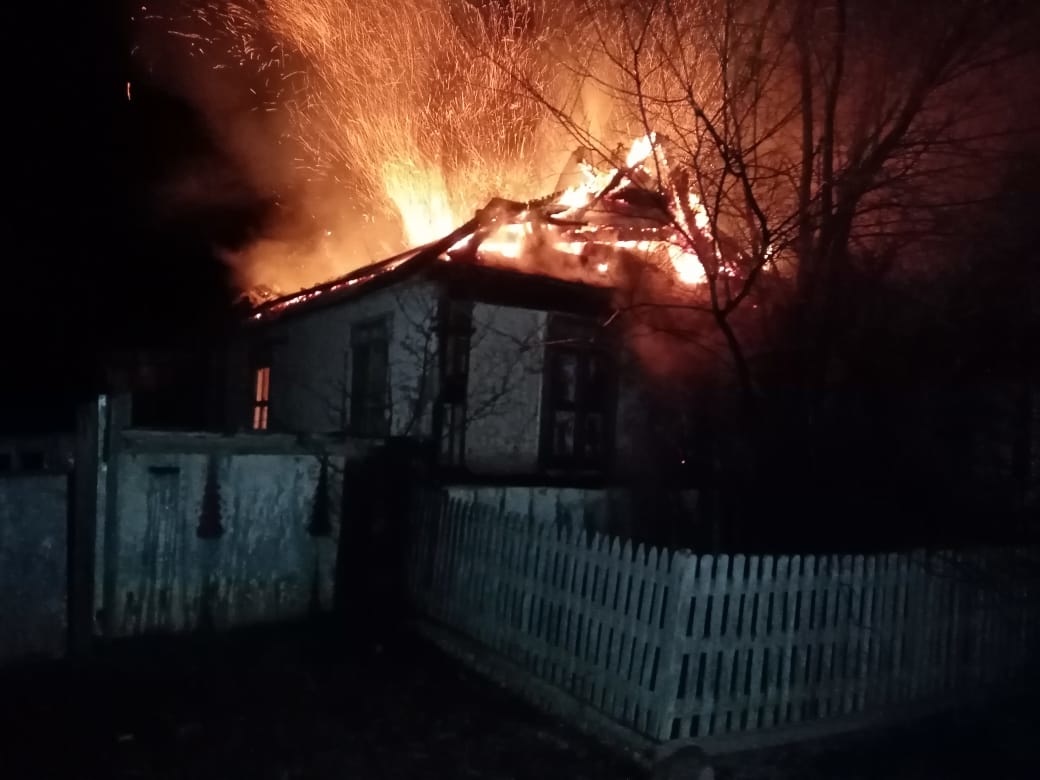 Под утро в Астрахани сгорели два дома