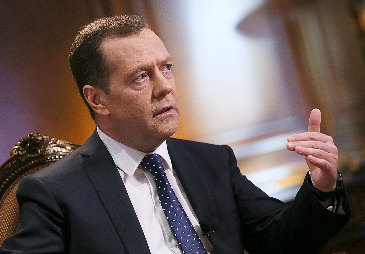 Дмитрий Медведев уходит в отставку