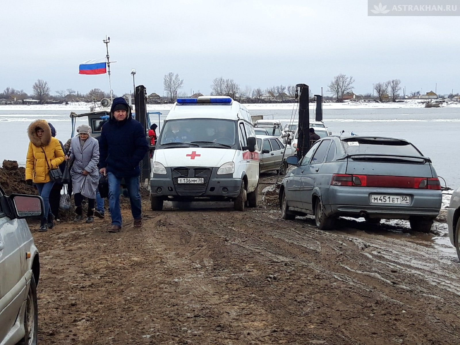 Новости красный астраханской. Переправа красный Яр. ГАИ красный Яр Астраханская область. Пантон в Красном Яру Астраханской области. Переправа красный Яр Астраханская.