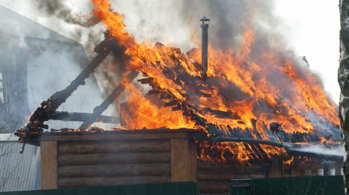 В Астрахани произошло 4 пожара из-за отопительной печи