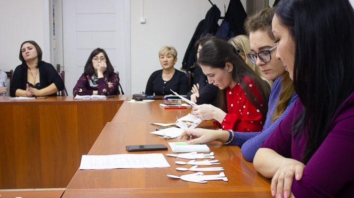 В Астрахани обсудили вопросы семейного воспитания