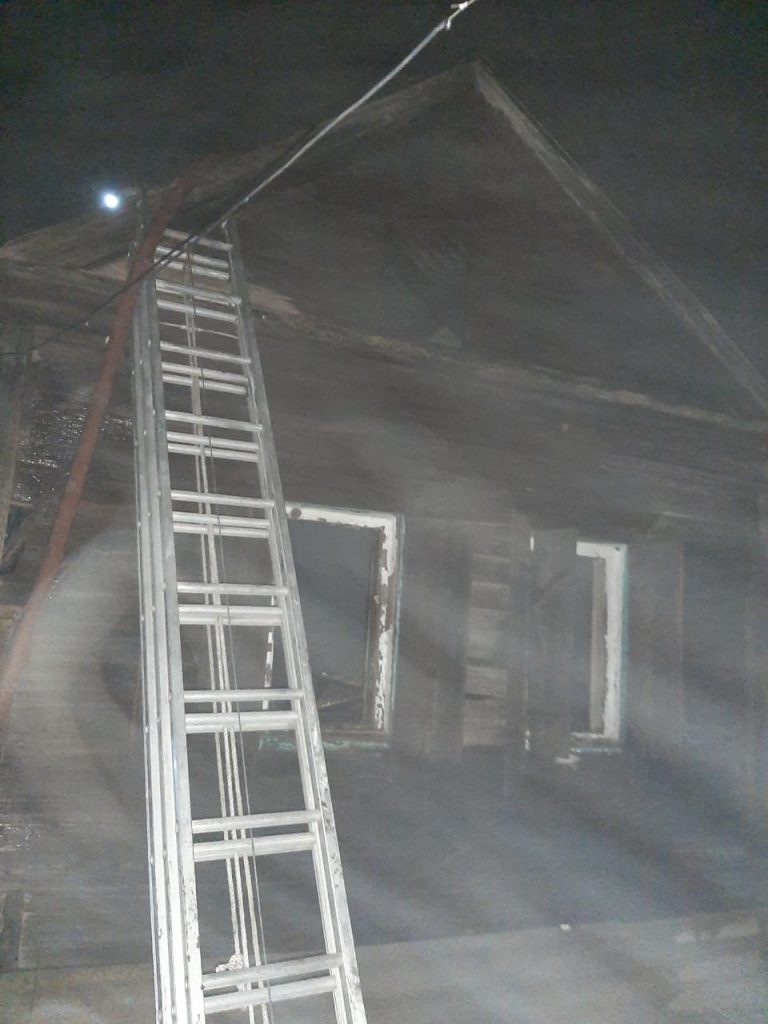 В Ахтубинском районе тушили два пожара