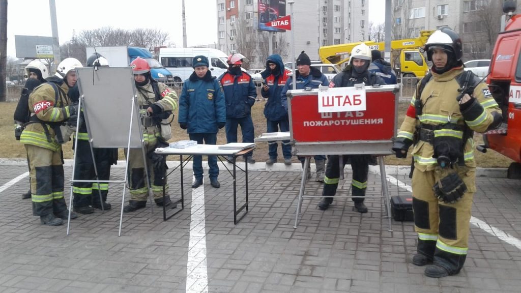 на ул. Николая Островского проходили пожарные учения