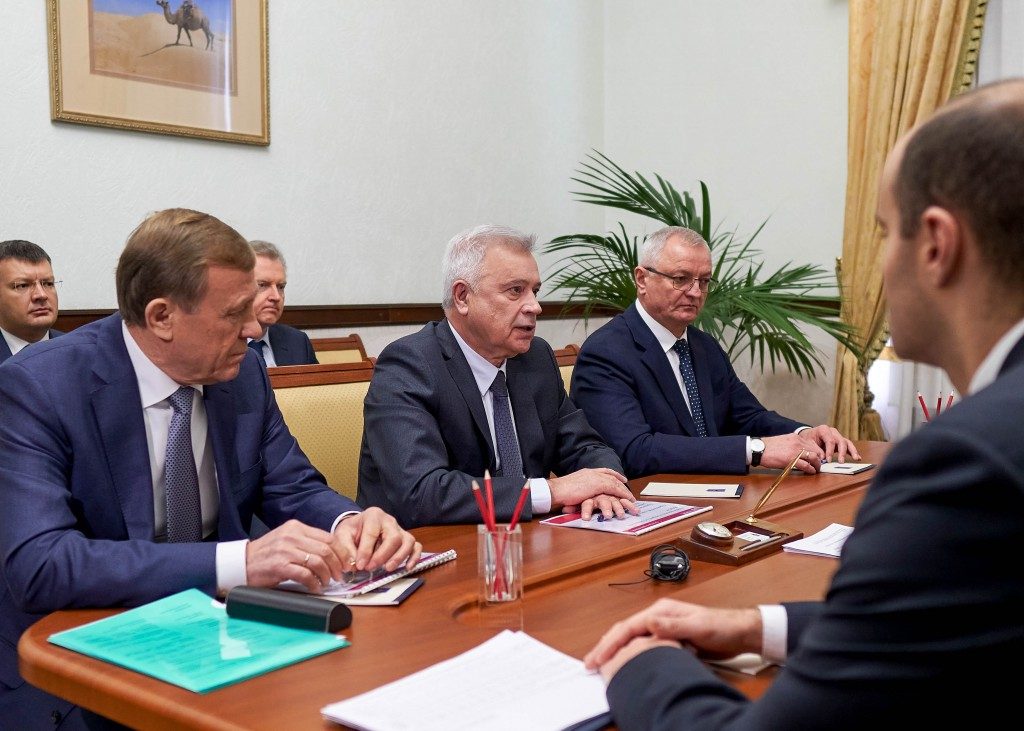 Губернатор АО Игорь Бабушкин и президент ПАО «ЛУКОЙЛ» Вагит Алекперов подписали соглашение о сотрудничестве на 2020 год