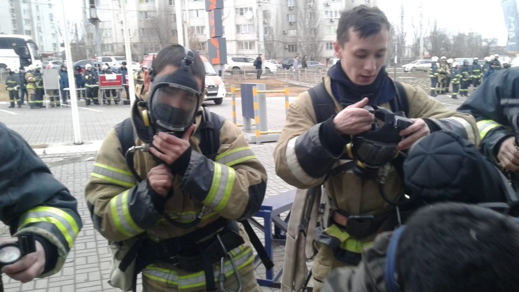 на ул. Николая Островского проходили пожарные учения