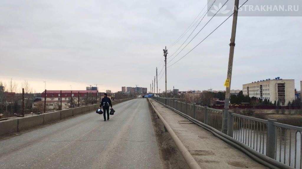 “Милицейский мост” в Астрахани стал пешеходным