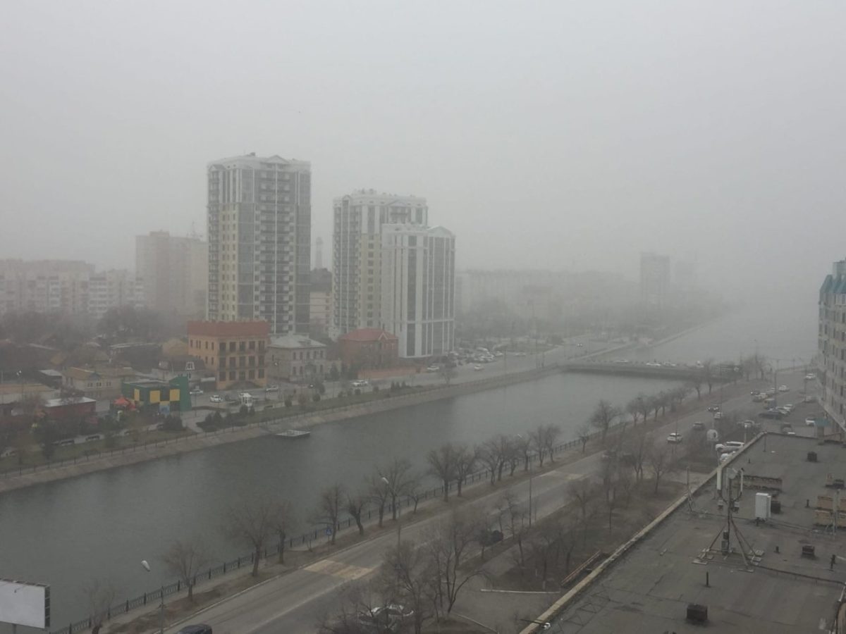 Причиной смога в Астрахани стали песчаные бури
