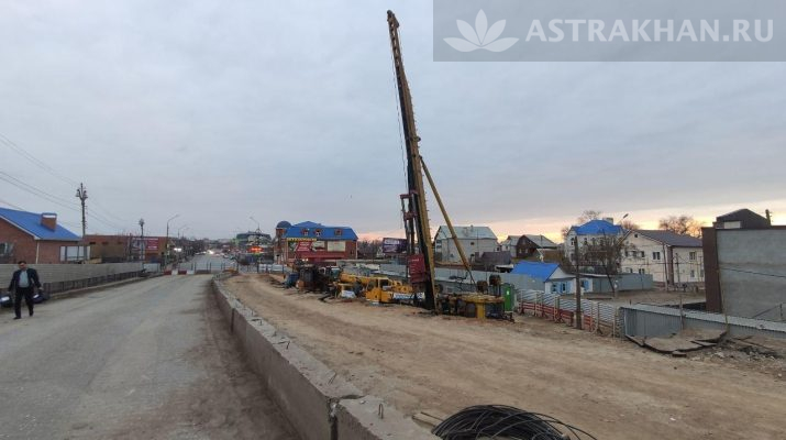 Ремонт Милицейского моста в Астрахани идет неспешными темпами