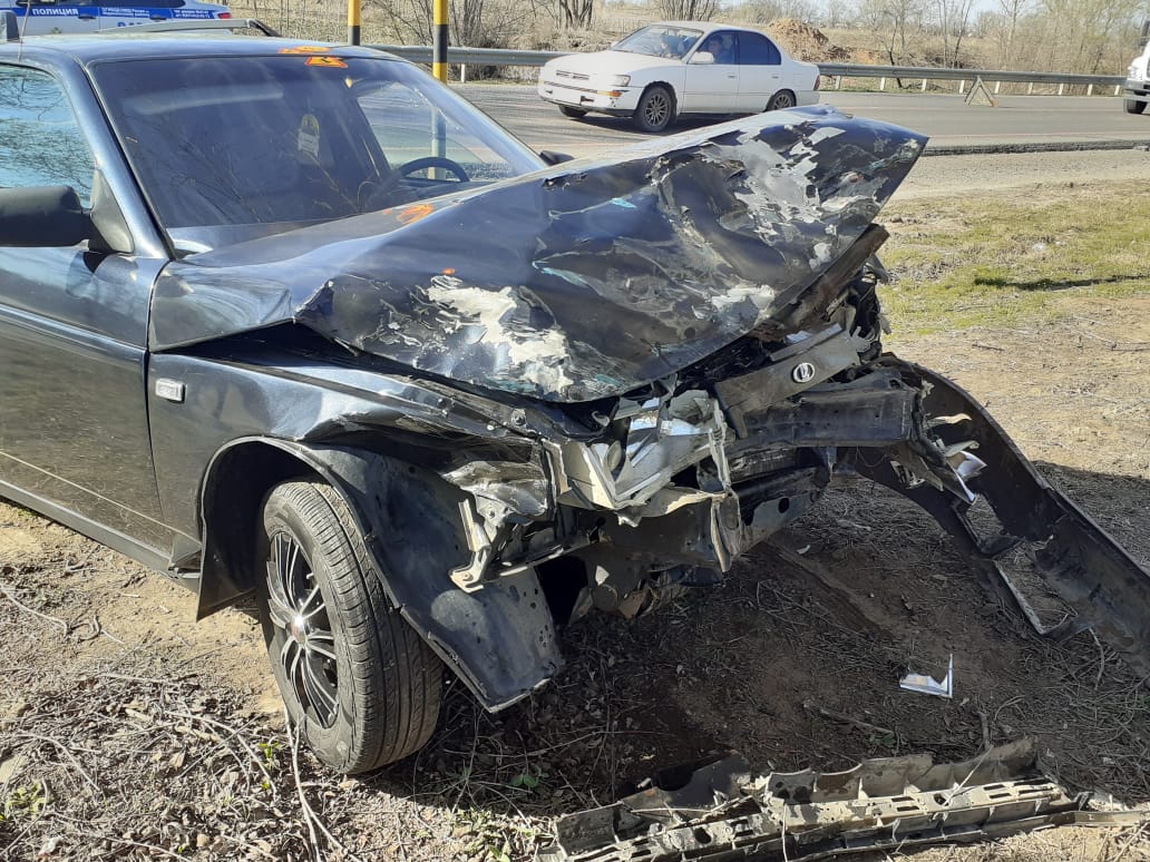 В аварии на трассе "Астрахань - Махачкала" пострадали двое