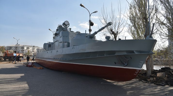 В Астрахани установят военный катер