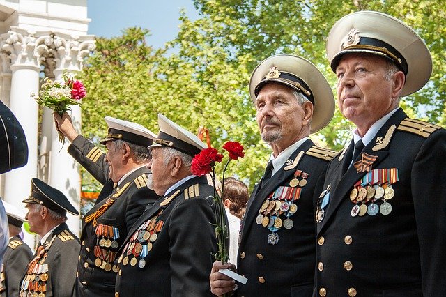 Кремль переносит парад 9 Мая