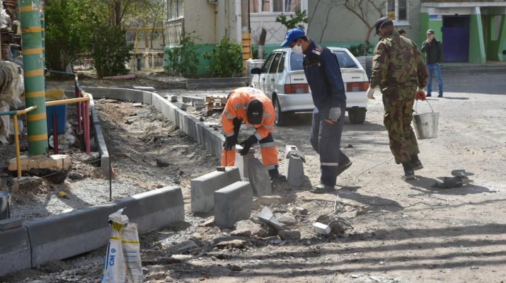 В Астрахани благоустроят 28 дворов