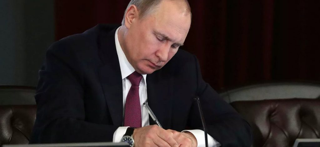 Каждому водителю свой тариф: Путин подписал закон о тарифах ОСАГО