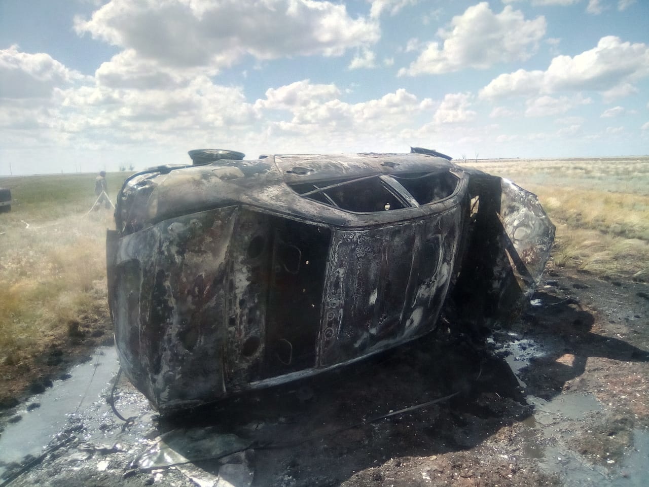 в Астрахани сгорел автомобиль