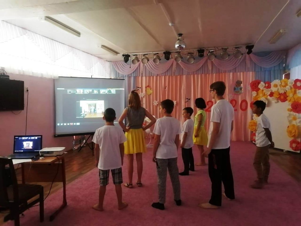 Астраханские воспитанники соцучереждений провели День защиты детей со знаменитостями