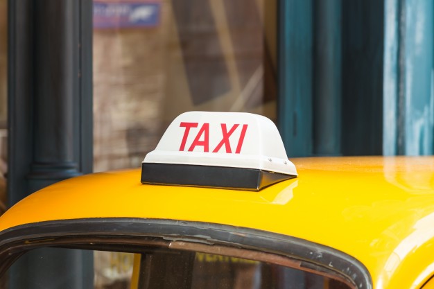 Астраханец вызвал такси, чтобы вывезти ограбленные вещи