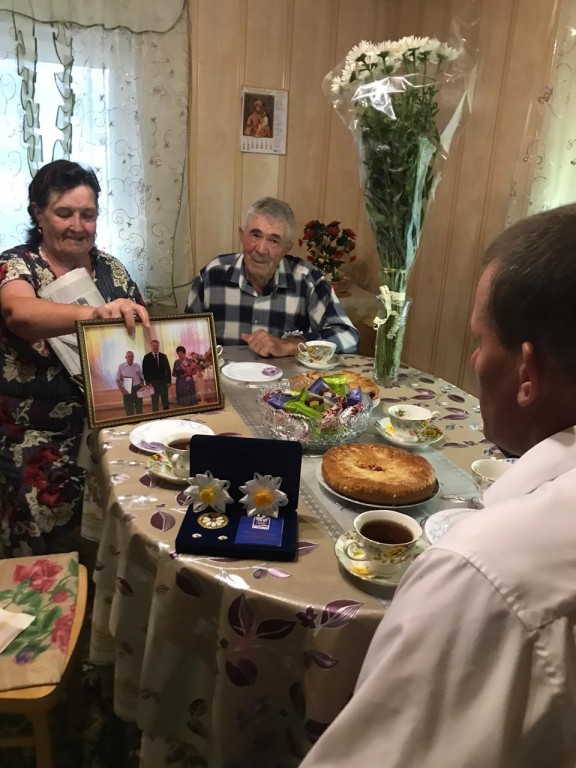 Игорь Бабушкин поздравил астраханцев с Днём семьи, любви и верности