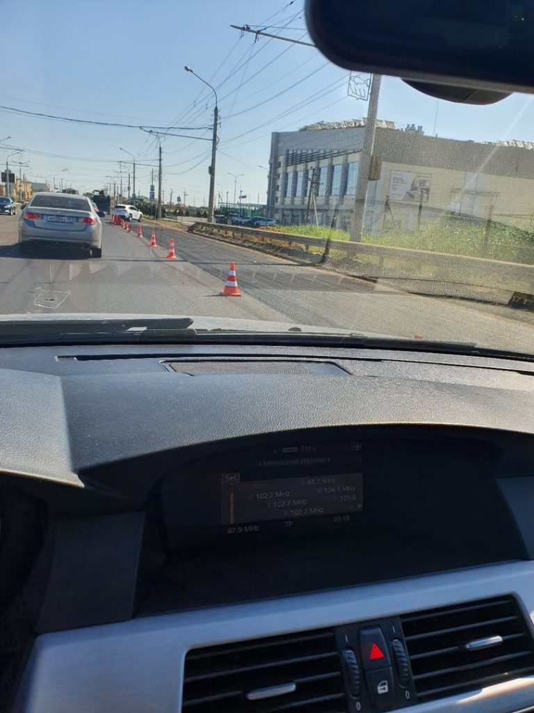 На Аэропортовском шоссе в Астрахани меняют асфальт