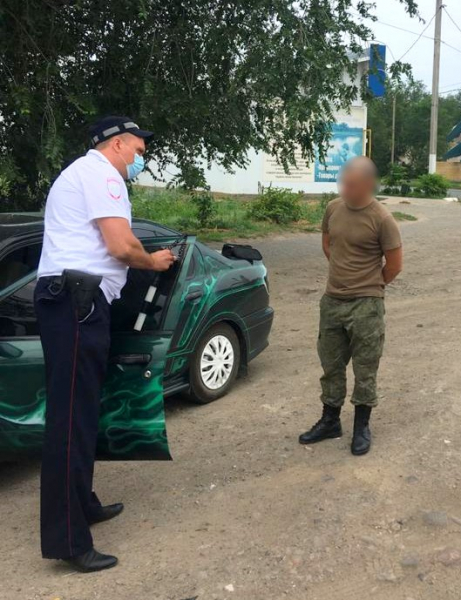 Астраханская полиция вычисляет автомобили с тонировкой