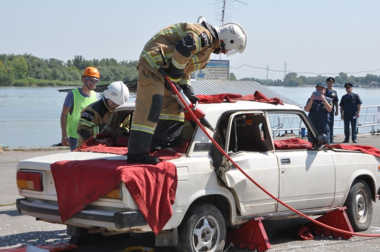 Астраханские спасатели оказались в тройке лучших по ЮФО