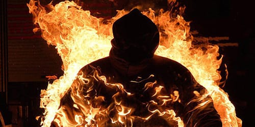Сегодня на улице Володарского загорелся мужчина