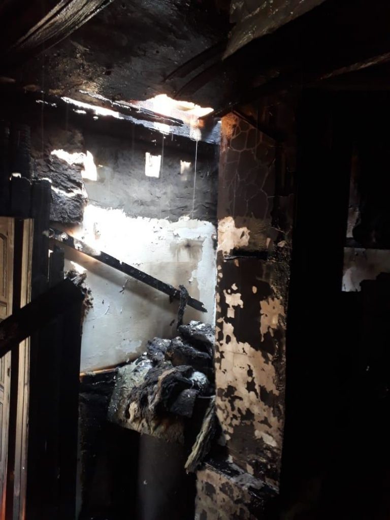 Ночью в Астраханской области сгорел дом