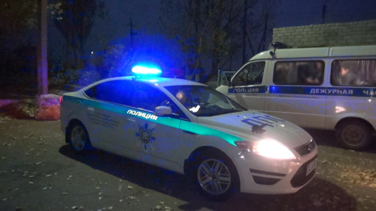 На трассе под Астраханью водитель без номеров пытался обмануть полицейских