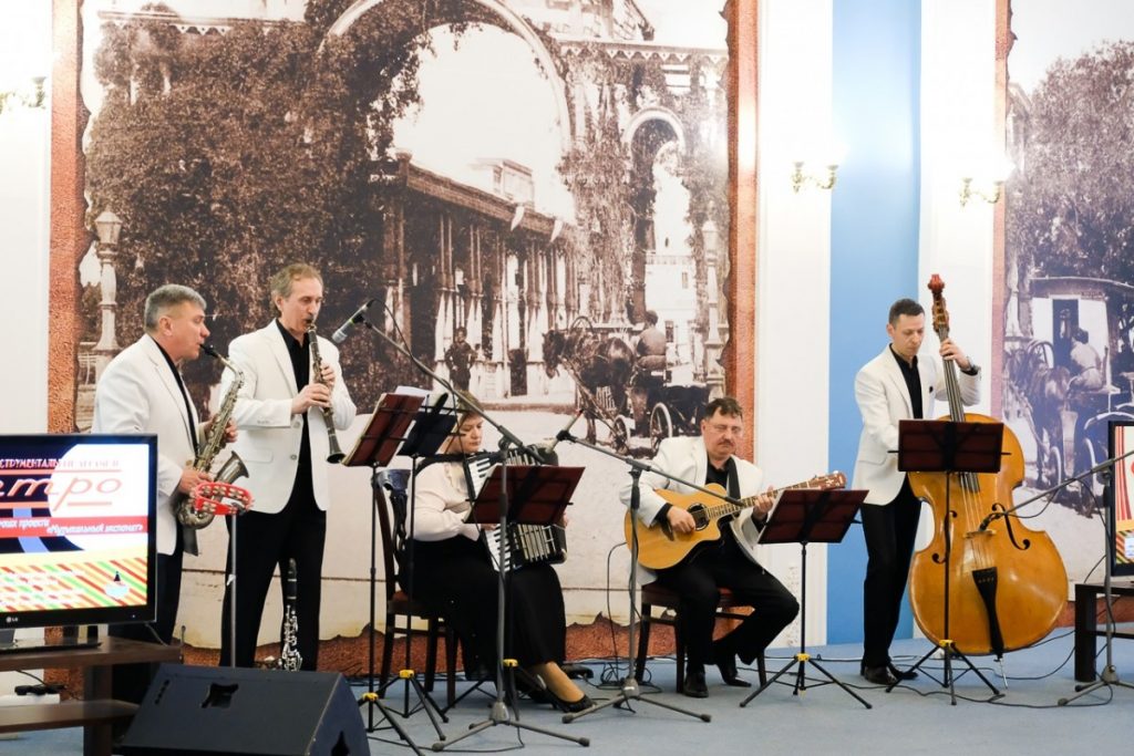 До конца лета в Астрахани будут проходить уличные концерты