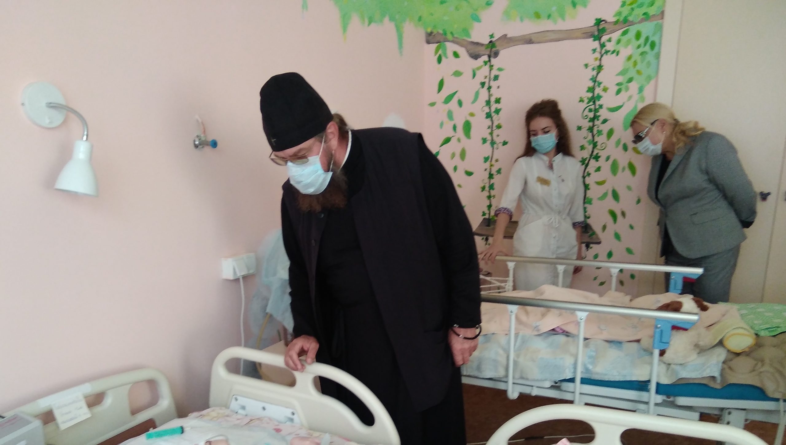 митрополит посетил больницу