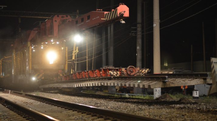 В Астраханской области продолжается ремонт железных дорог