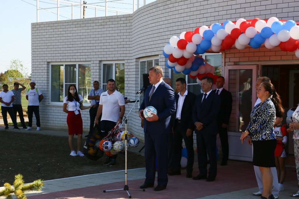 Игорь Бабушкин стал главным гостем на открытии спортивного комплекса