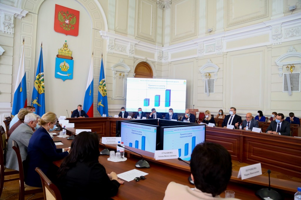 Казбек Хадиков представил прогноз развития Астраханской области до 2023 года