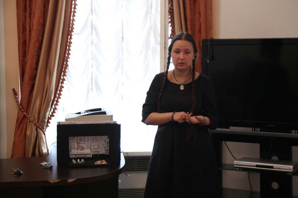 Московская художница готовит спектакль для юных астраханцев